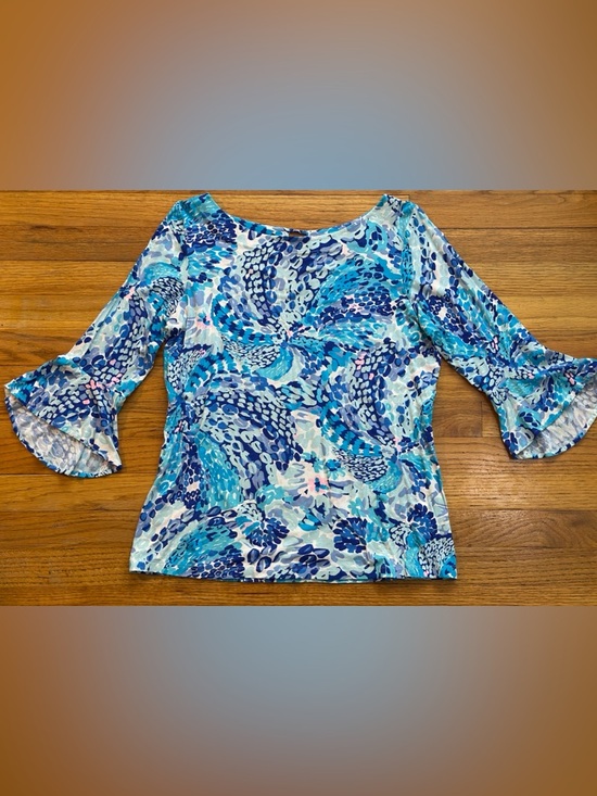 Lilly Pulitzer Tops - Lilly Pulitzer Medium, Fontaine Bell Sleeve "Wave After Wave" PTP 18.5" like new
